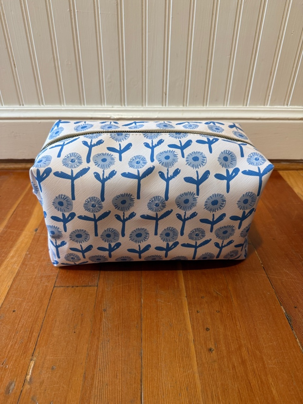 Floral Blue & White Cosmetic Dopp Bag